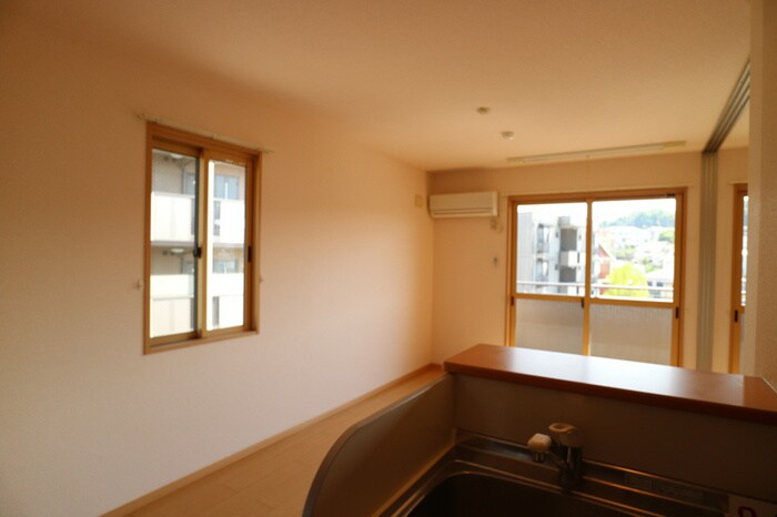 物件内観写真12　(居室)
