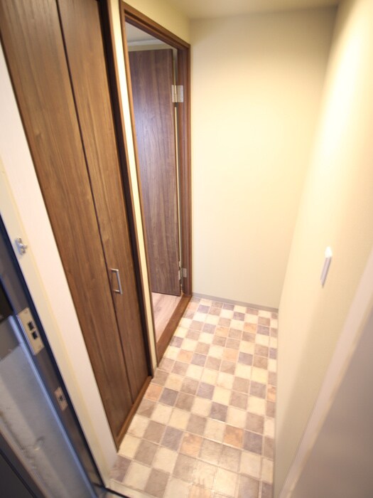 物件内観写真7　(玄関)