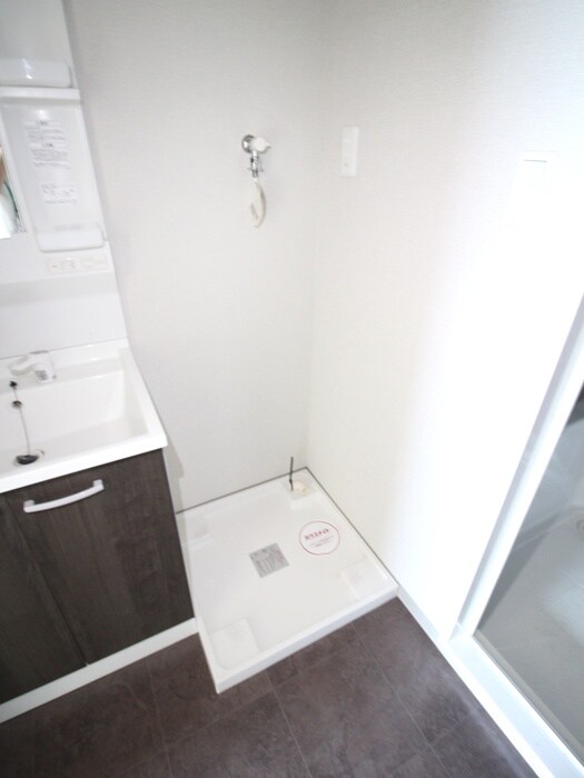 物件内観写真10　(洗濯機置場)