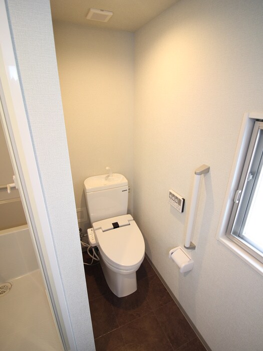物件内観写真12　(トイレ)