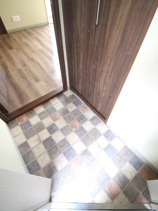物件内観写真18　(玄関)