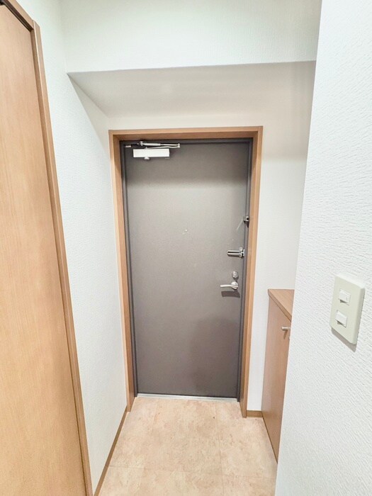 物件内観写真13　(玄関)