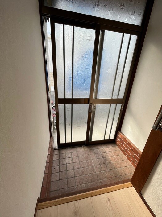 物件内観写真15　(玄関)