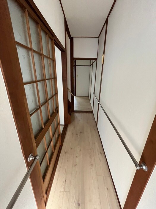 物件内観写真17　(廊下)