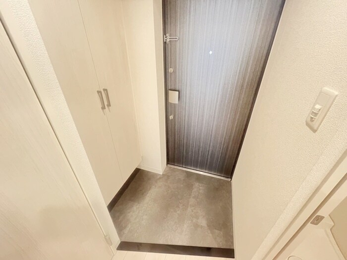 物件内観写真7　(玄関)