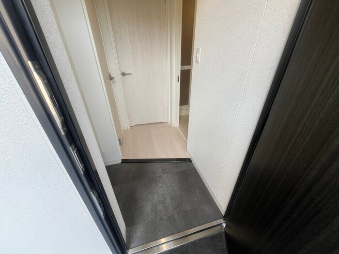 物件内観写真7　(玄関)