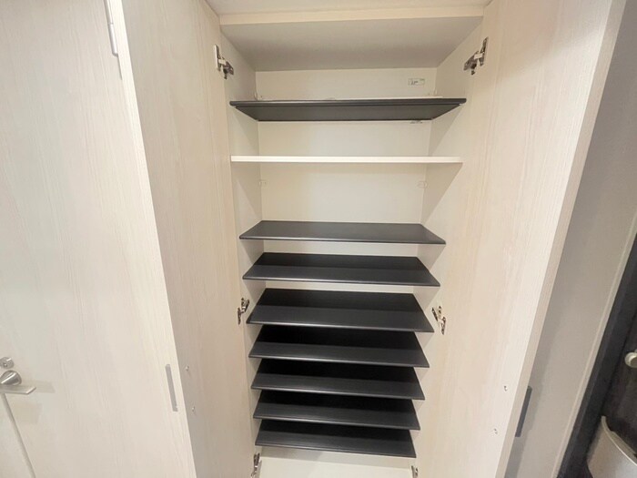 物件内観写真8　(靴箱)