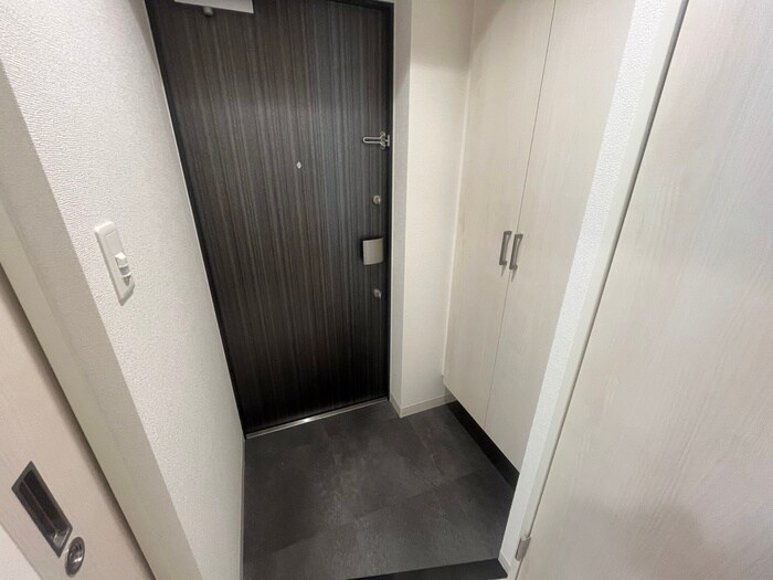 物件内観写真8　(玄関)