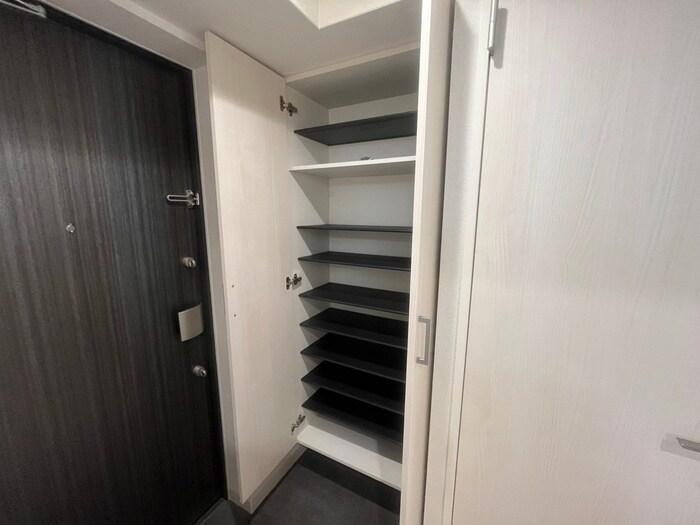 物件内観写真9　(靴箱)