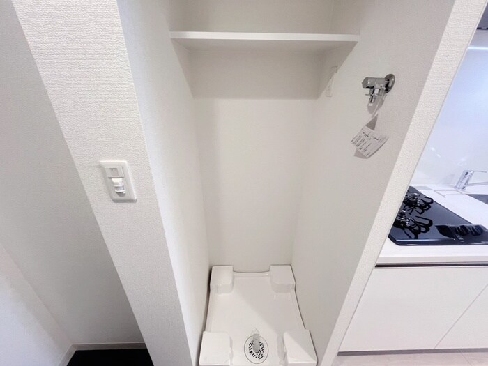 物件内観写真14　(洗濯機置場)