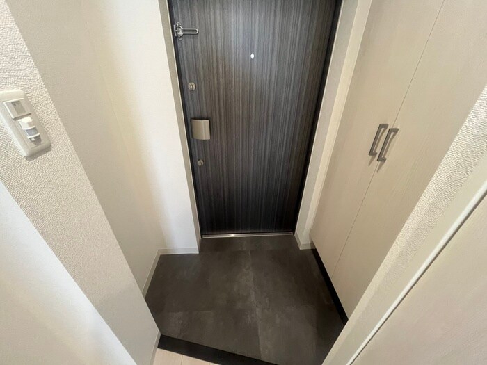 物件内観写真16　(玄関)