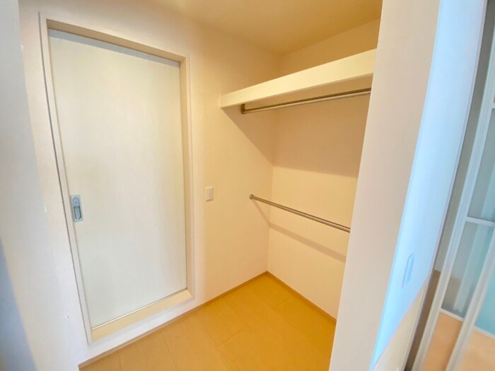 物件内観写真16　(収納)