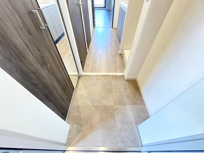 物件内観写真7　(玄関)