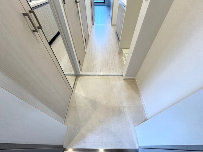 物件内観写真7　(玄関)