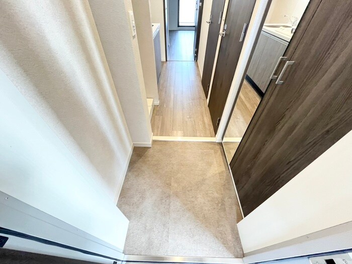 物件内観写真7　(玄関)