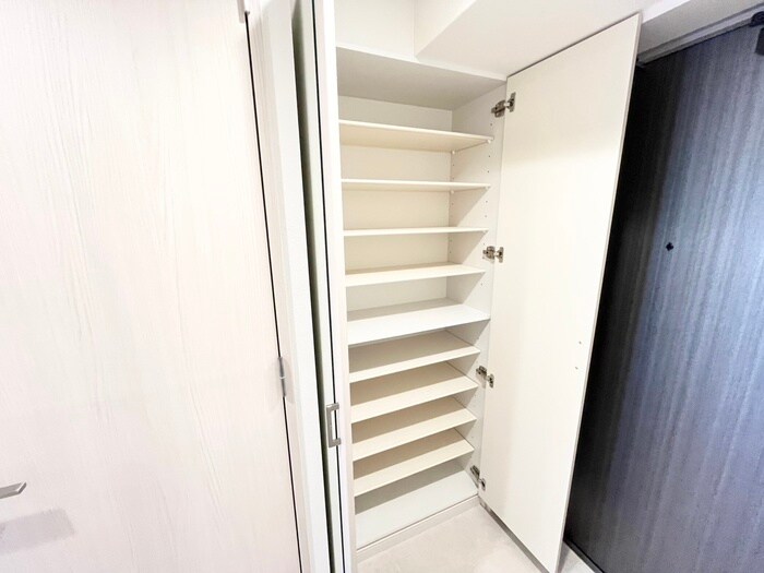 物件内観写真8　(靴箱)