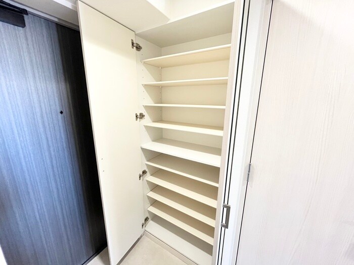 物件内観写真8　(靴箱)