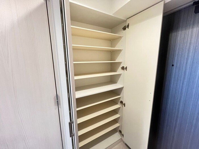 物件内観写真8　(靴箱)