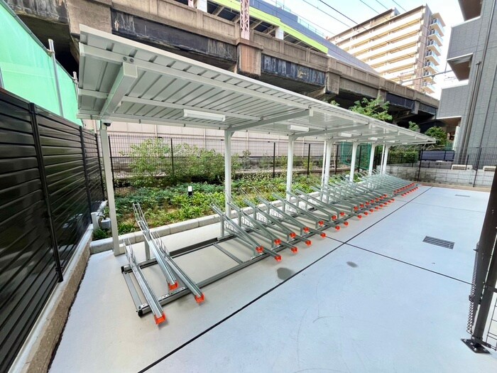 物件外観写真3　(駐輪場)