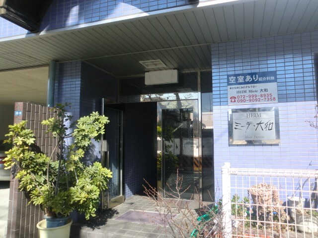 物件外観写真2　(エントランス部分)