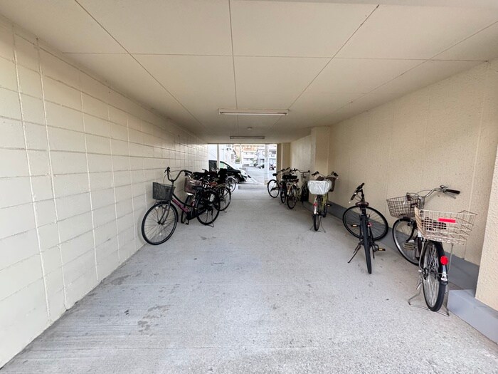 物件外観写真6　(駐輪場)