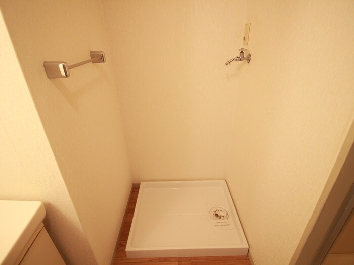 物件内観写真15　(洗濯機置場)