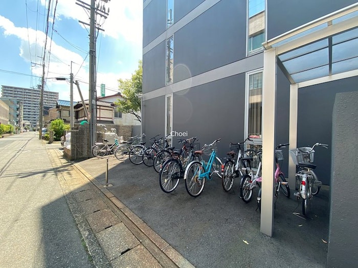 物件外観写真2　(駐輪場)
