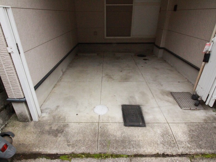 物件外観写真4　(駐車場)