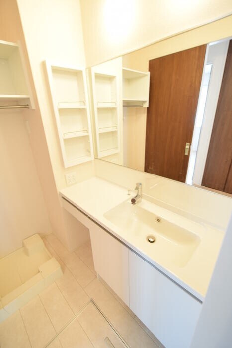 物件内観写真11　(洗面)