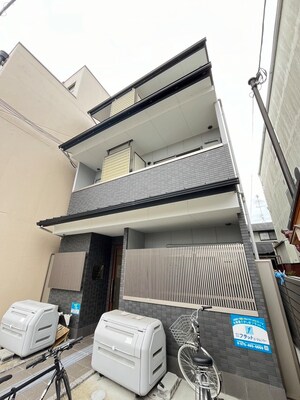 GRAND FIRST 鞍馬口外観写真