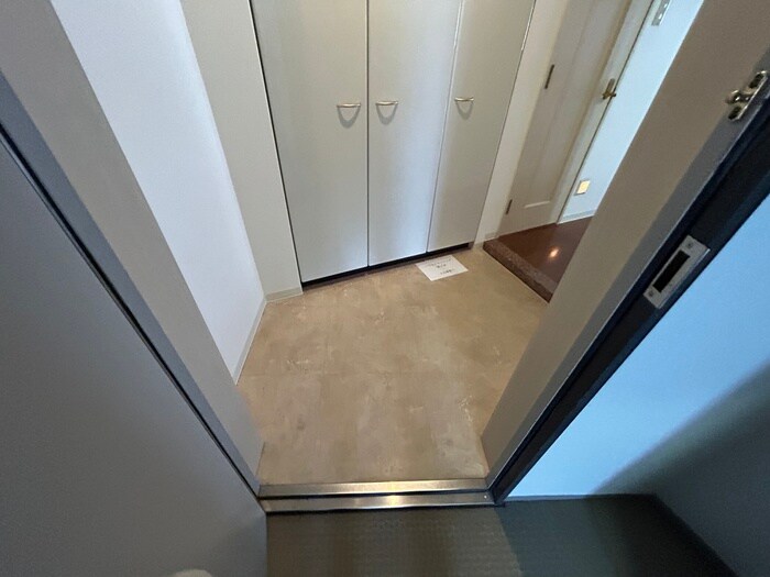 物件内観写真17　(玄関)