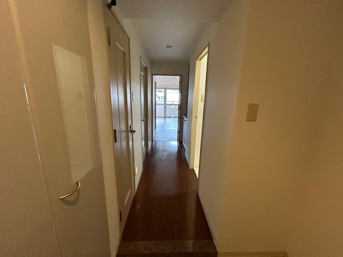 物件内観写真18　(廊下)