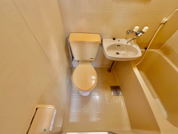 物件内観写真8　(トイレ)