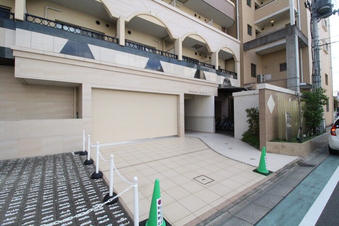 物件外観写真5　(駐車場)