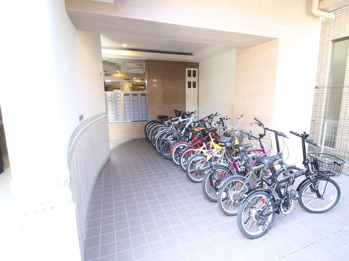 物件外観写真6　(駐輪場)