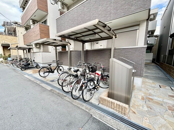 物件外観写真3　(駐輪場)