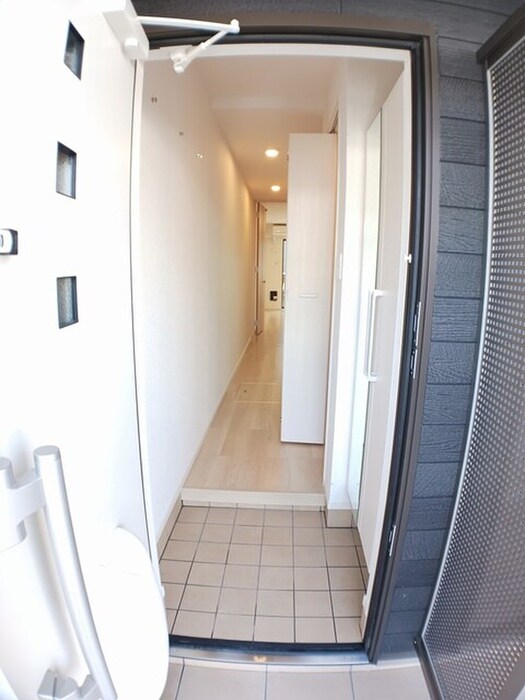 物件内観写真12　(玄関)