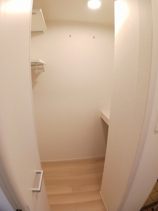 物件内観写真13　(収納)