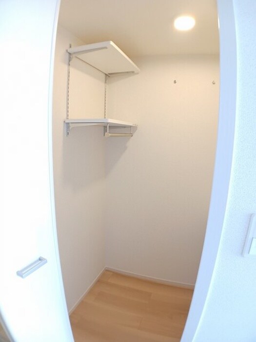 物件内観写真13　(収納)