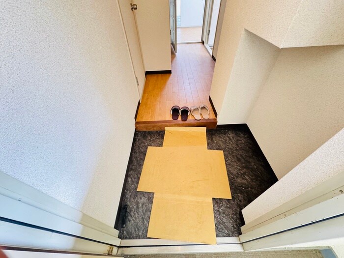 物件内観写真14　(玄関)