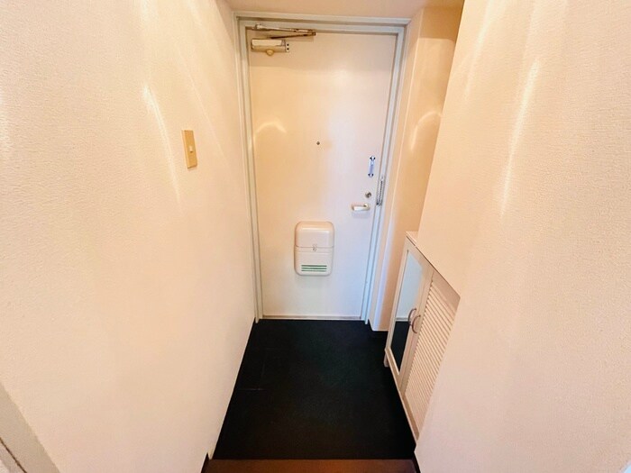 物件内観写真16　(玄関)