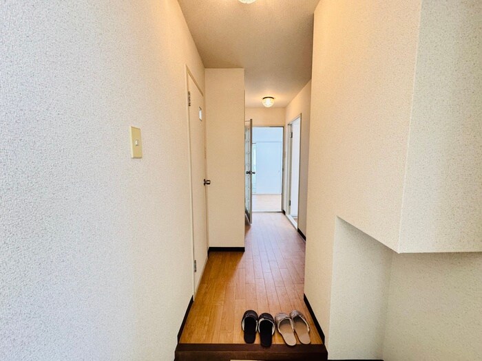 物件内観写真18　(廊下)