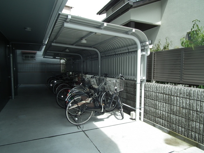 物件外観写真5　(駐輪場)