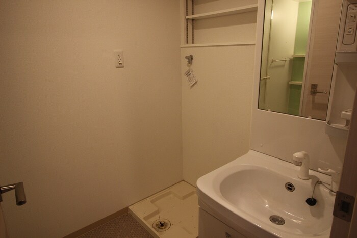 物件内観写真10　(洗濯機置場)