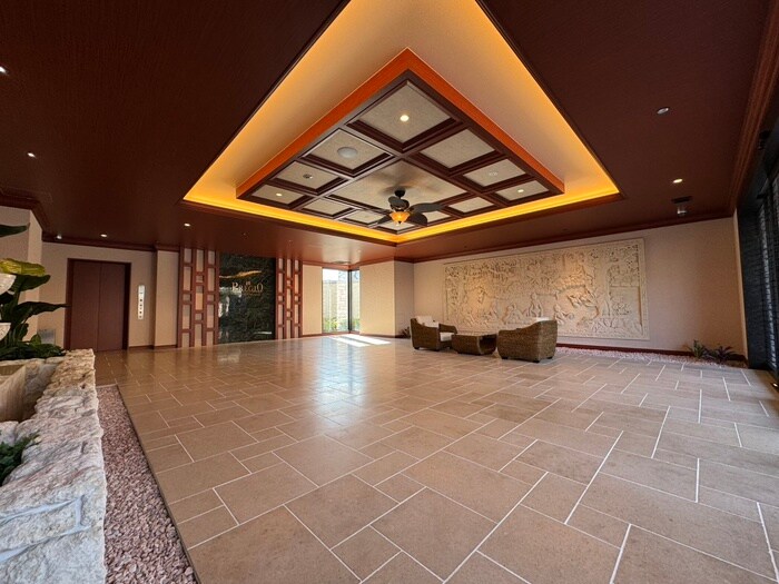 物件外観写真4　(エントランス部分)