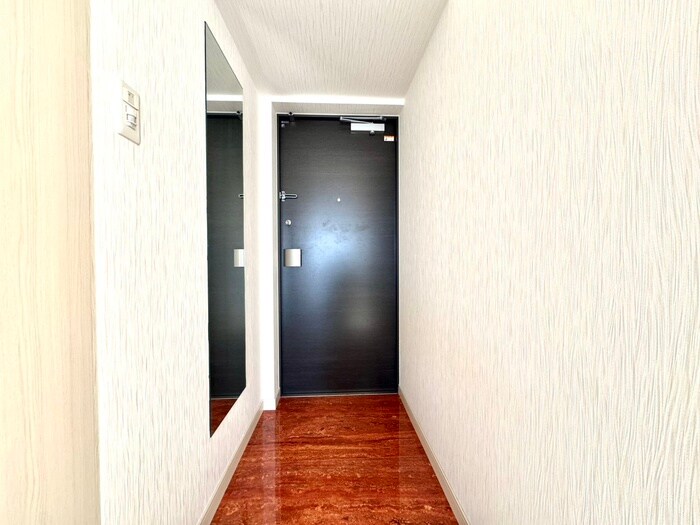 物件内観写真16　(玄関)