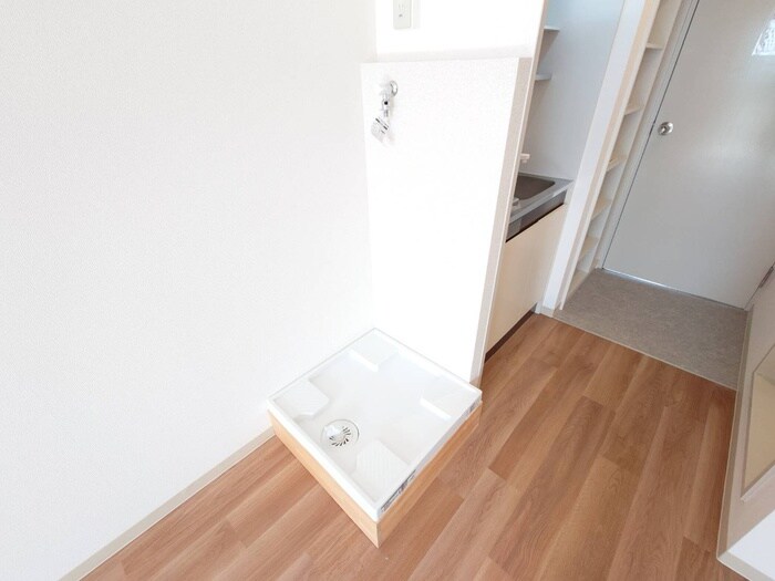 物件内観写真15　(洗濯機置場)