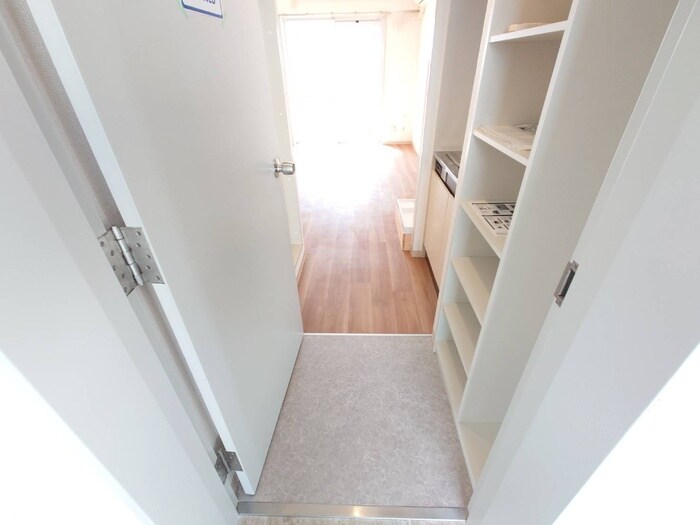 物件内観写真17　(玄関)