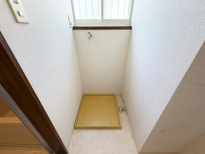 物件内観写真14　(洗濯機置場)