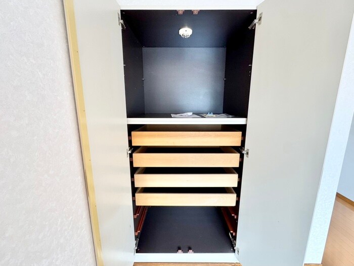 物件内観写真16　(収納)